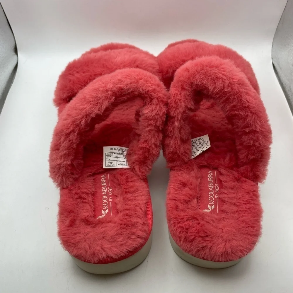 Koolaburra by UGG faux fur double strap sandals size 9